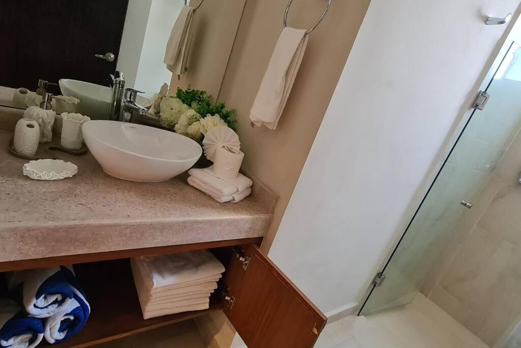 Casa Mayab A 10 Min En Auto De La Playa, Wifi, Albercas, Gym Apartamento *